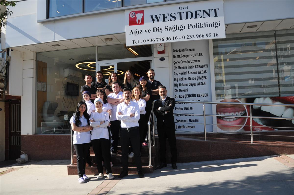 Staff - Clínica West Dental